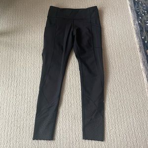 Lululemon crop legging scalloped edge